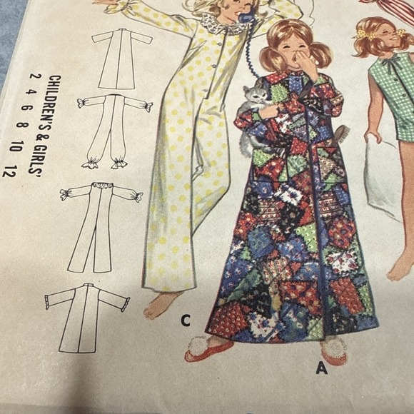 VTG 70s Butterick 5499 Girls Robe Nightgown Pajamas 10 CUT Sleepwear Cottagecore - Picture 2 of 13